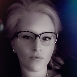 Meet your Posher, Leigha